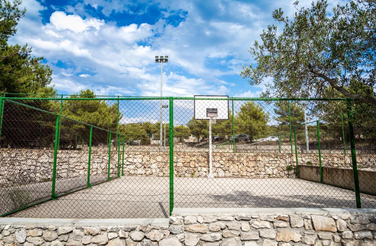 Apartments Jezera Lovisca Екстер'єр фото