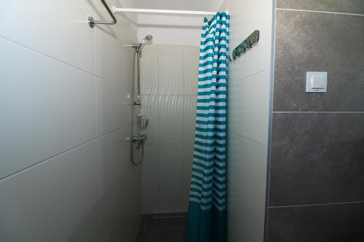 Apartments Jezera Lovisca Екстер'єр фото