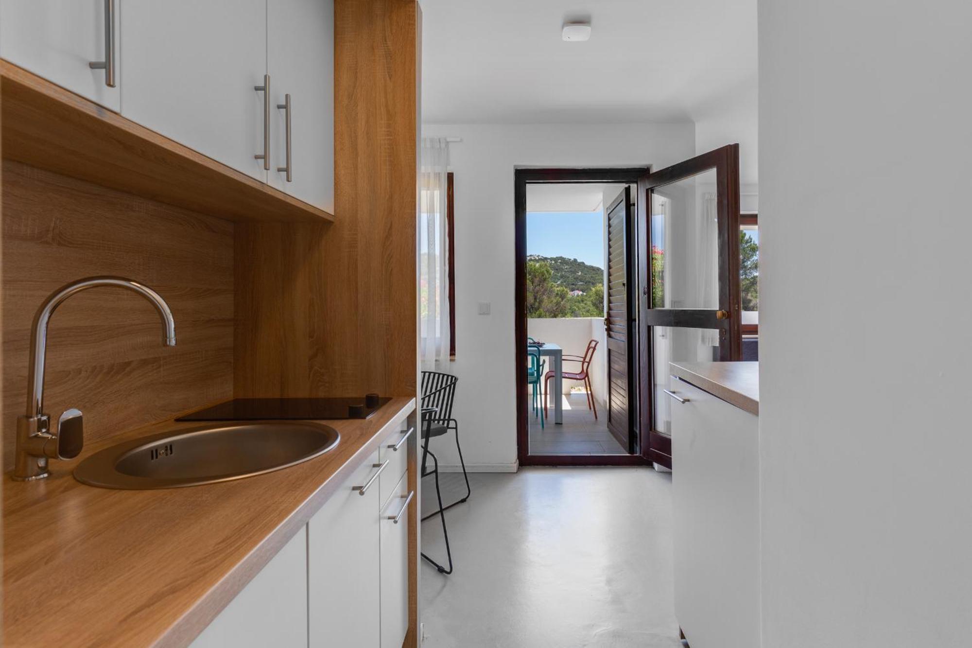 Apartments Jezera Lovisca Екстер'єр фото
